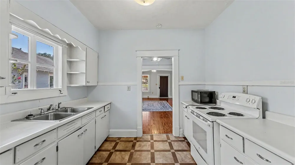 506 S MCKAY AVENUE Lakeland, FL 33801