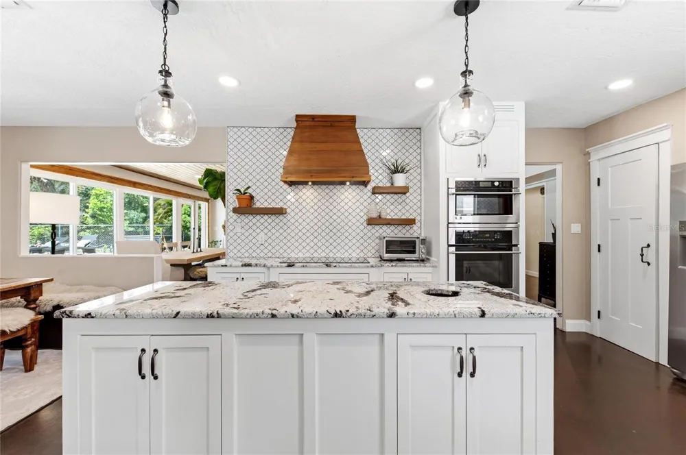 2515 49TH STREET Sarasota, FL 34234