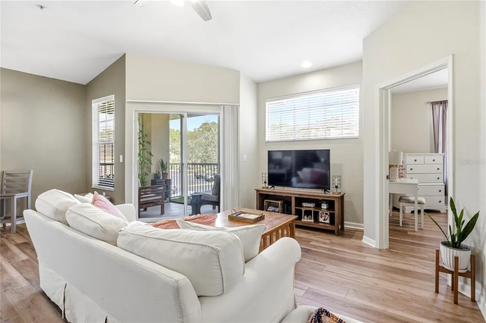 5125 PALM SPRINGS BOULEVARD #1204 Tampa, FL 33647