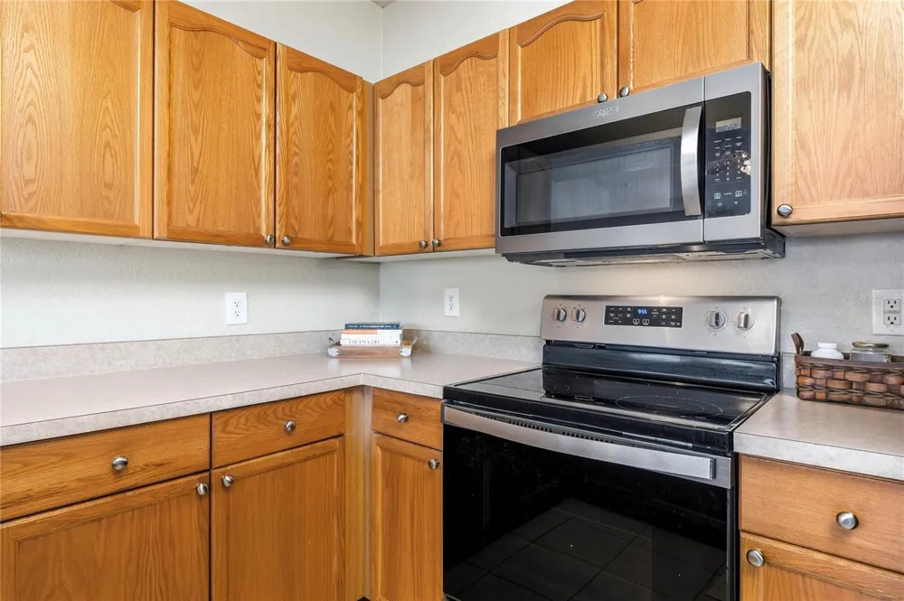 5125 PALM SPRINGS BOULEVARD #1204 Tampa, FL 33647