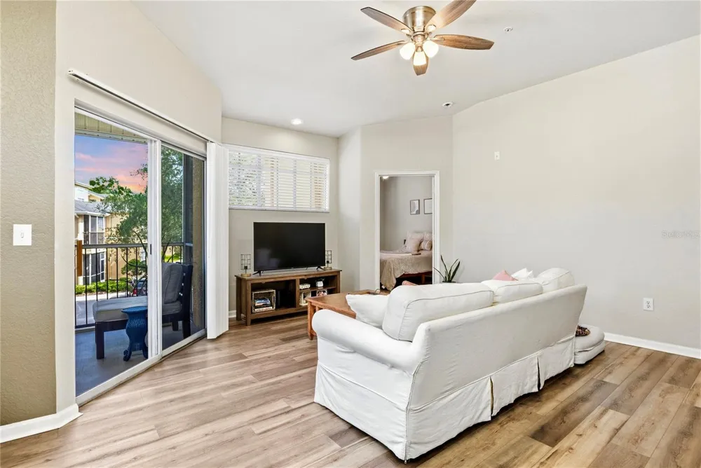 5125 PALM SPRINGS BOULEVARD #1204 Tampa, FL 33647