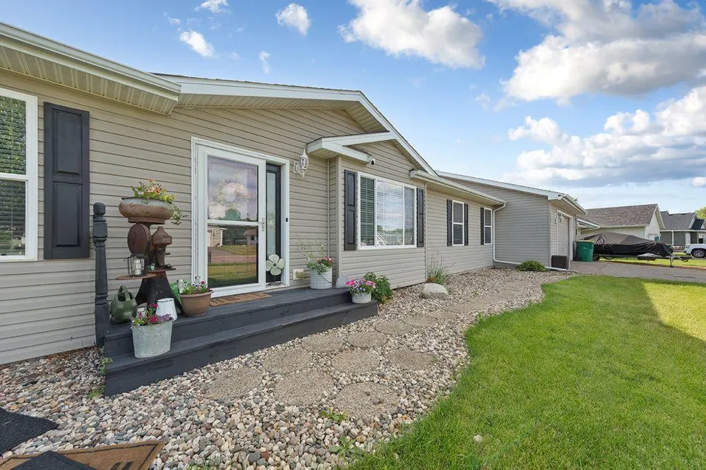 228 Plum Run Le Sueur, MN 56058