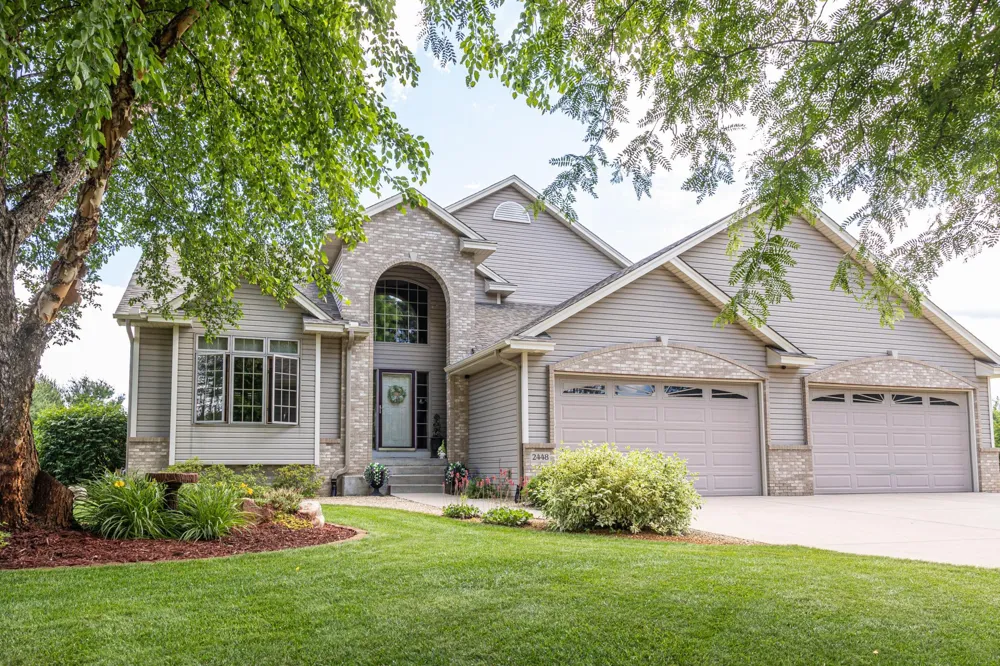 2448 160th Lane NE Ham Lake, MN 55304