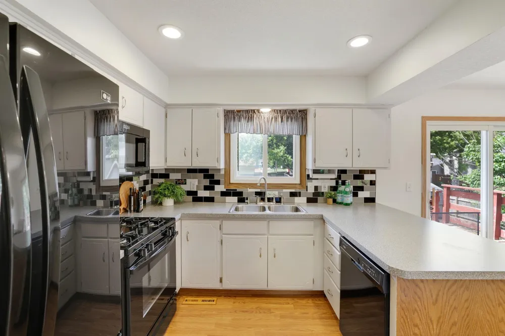 7337 116th Place Champlin, MN 55316