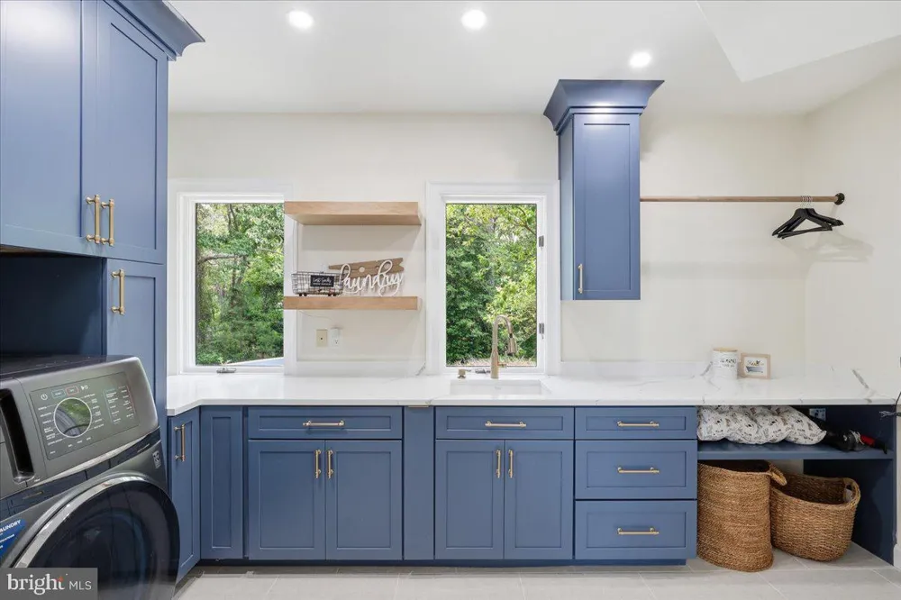 1242 INLYNNVIEW ROAD Virginia Beach, VA 23454