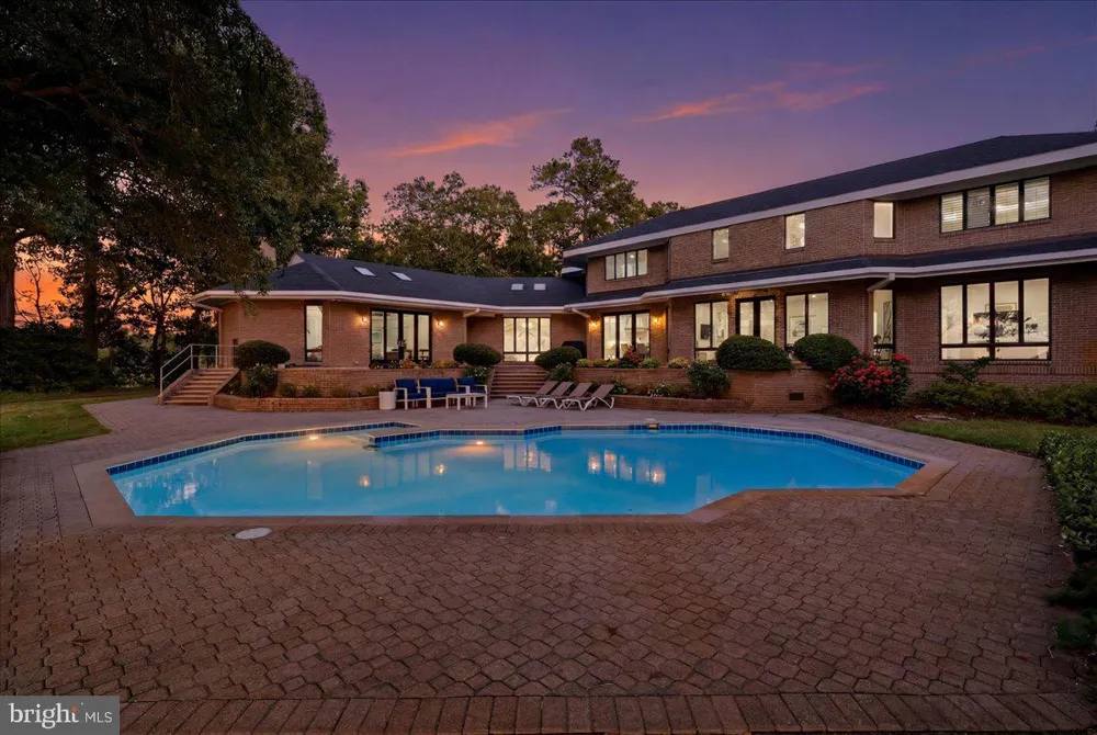 1242 INLYNNVIEW ROAD Virginia Beach, VA 23454