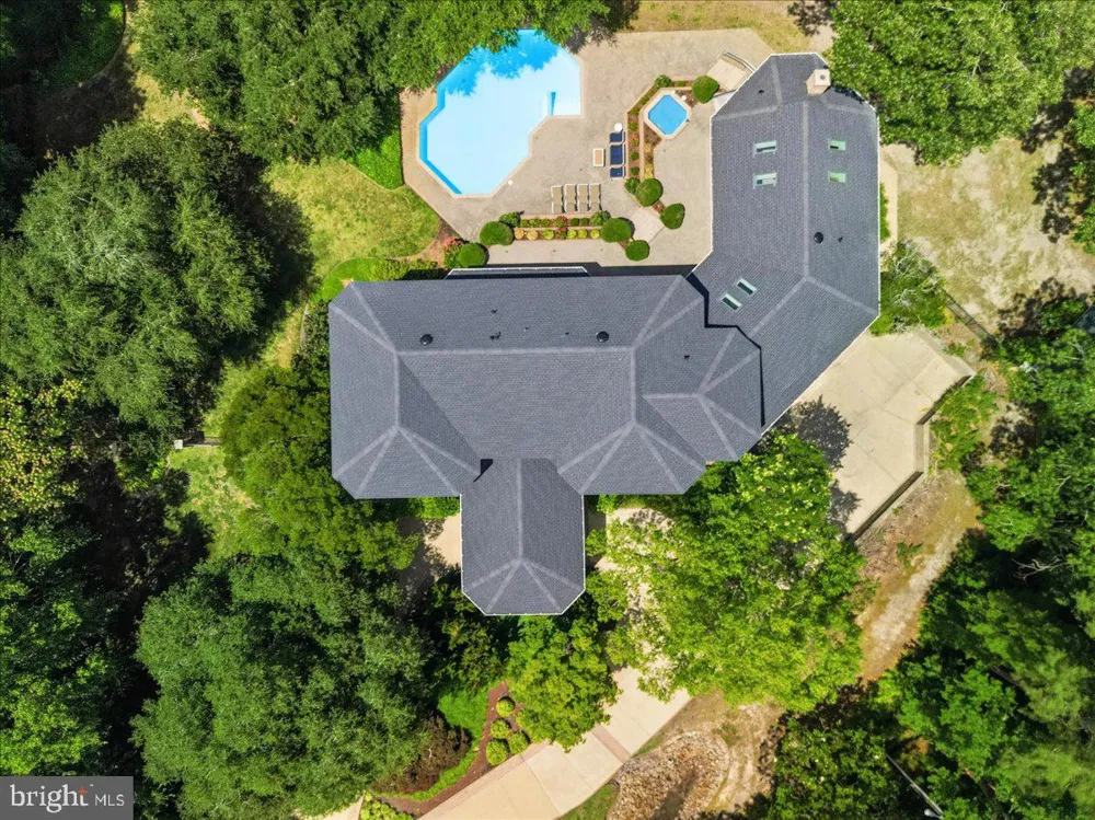 1242 INLYNNVIEW ROAD Virginia Beach, VA 23454