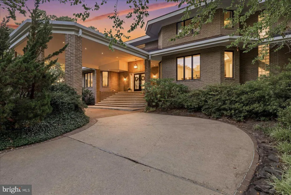 1242 INLYNNVIEW ROAD Virginia Beach, VA 23454