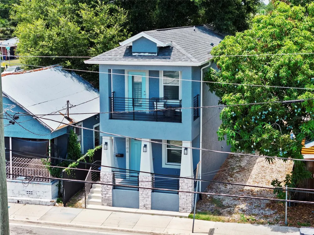 2106 E 17TH AVENUE Tampa, FL 33605