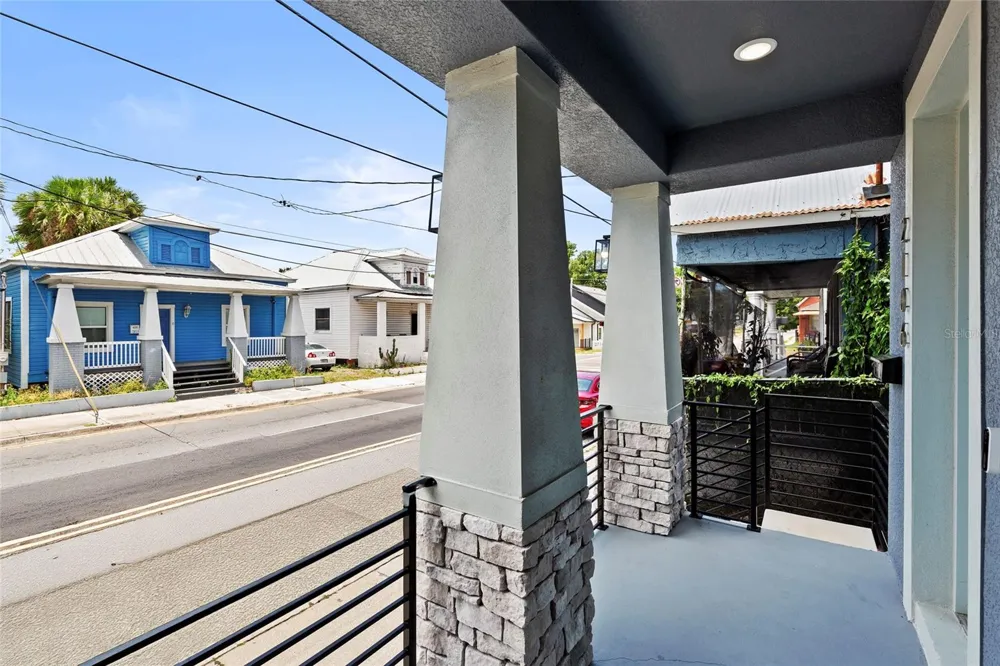 2106 E 17TH AVENUE Tampa, FL 33605
