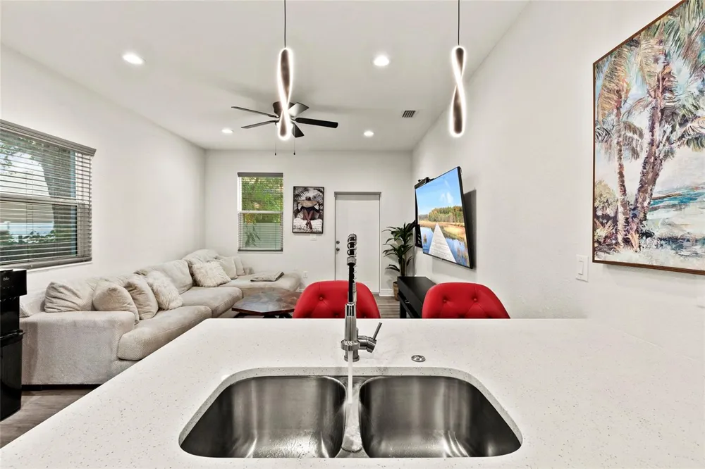 2106 E 17TH AVENUE Tampa, FL 33605