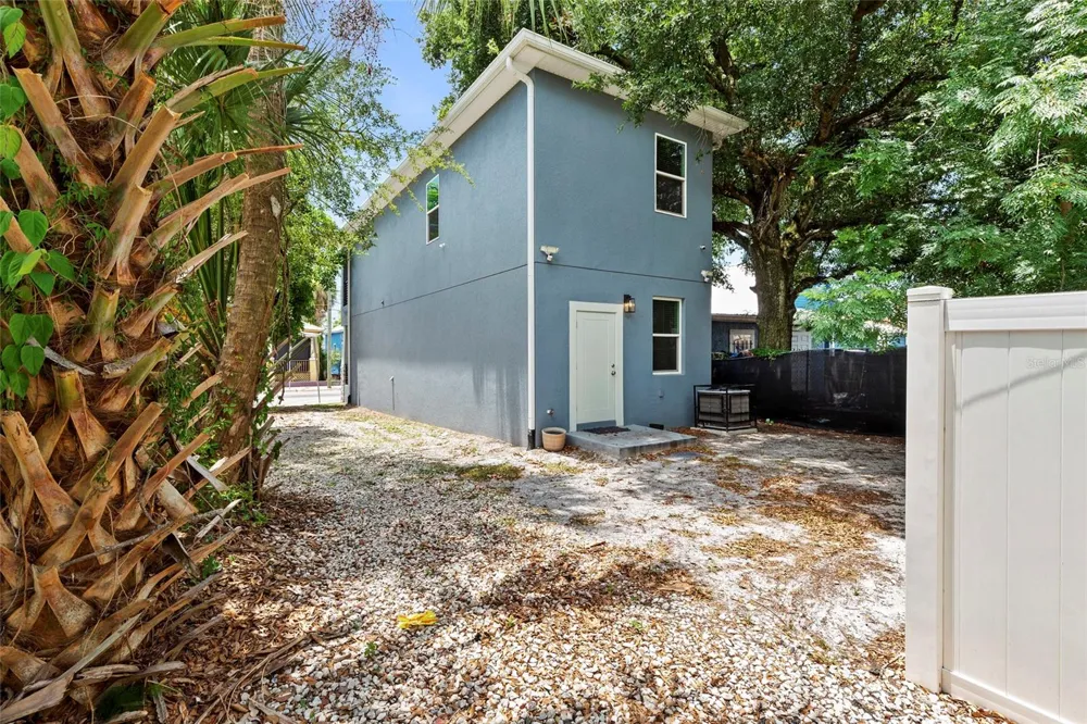 2106 E 17TH AVENUE Tampa, FL 33605