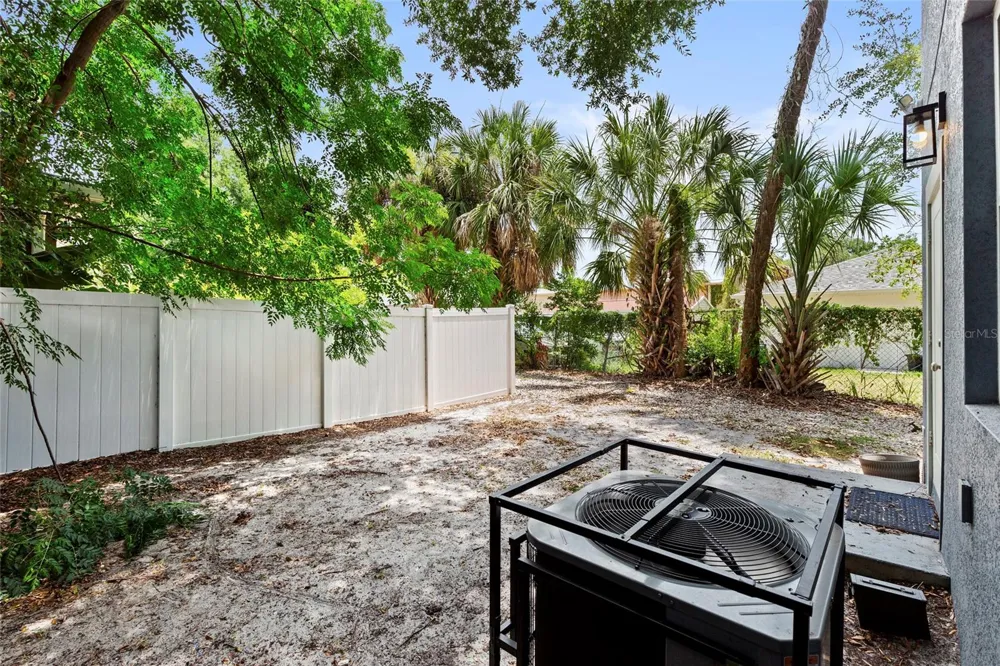 2106 E 17TH AVENUE Tampa, FL 33605
