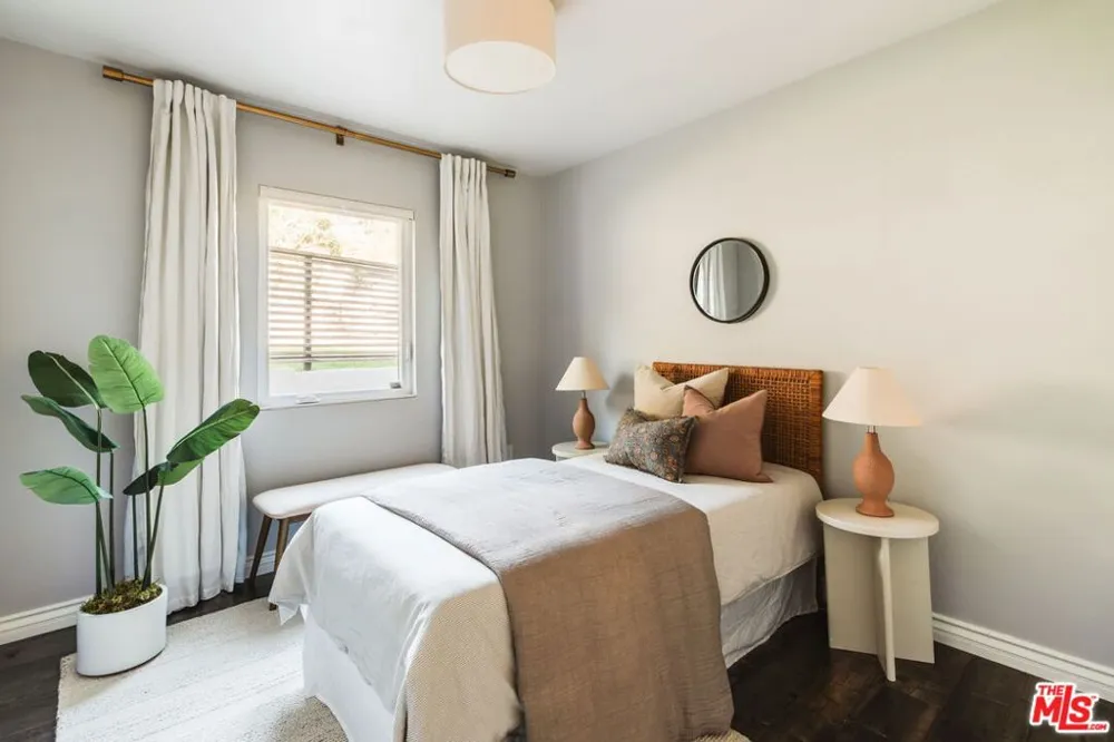 3608 Roseview Avenue Los Angeles, CA 90065