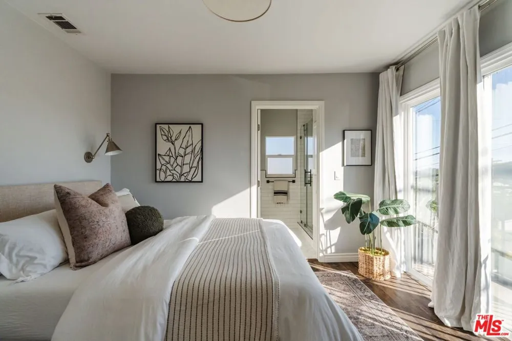 3608 Roseview Avenue Los Angeles, CA 90065
