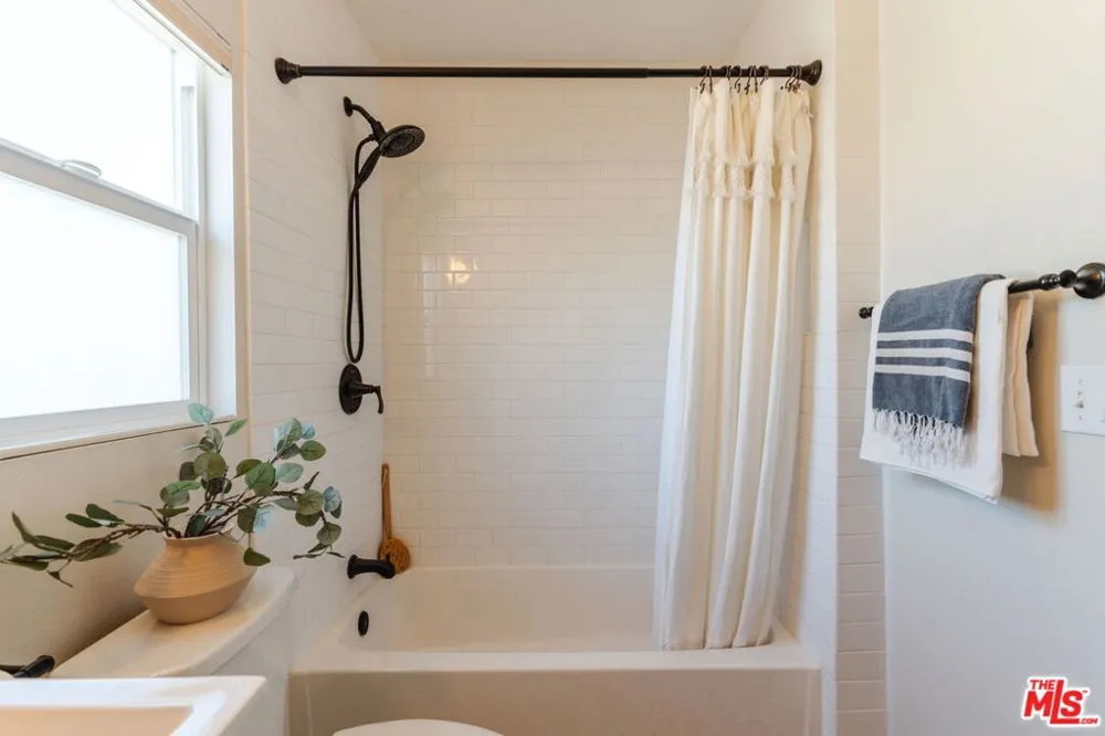 3608 Roseview Avenue Los Angeles, CA 90065
