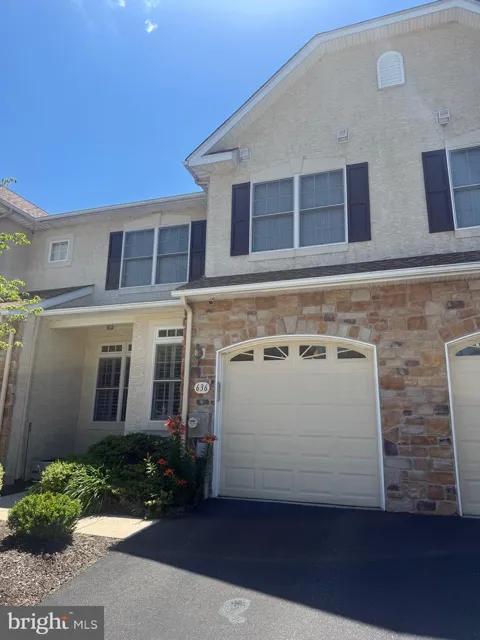 636 GREYCLIFFE LANE