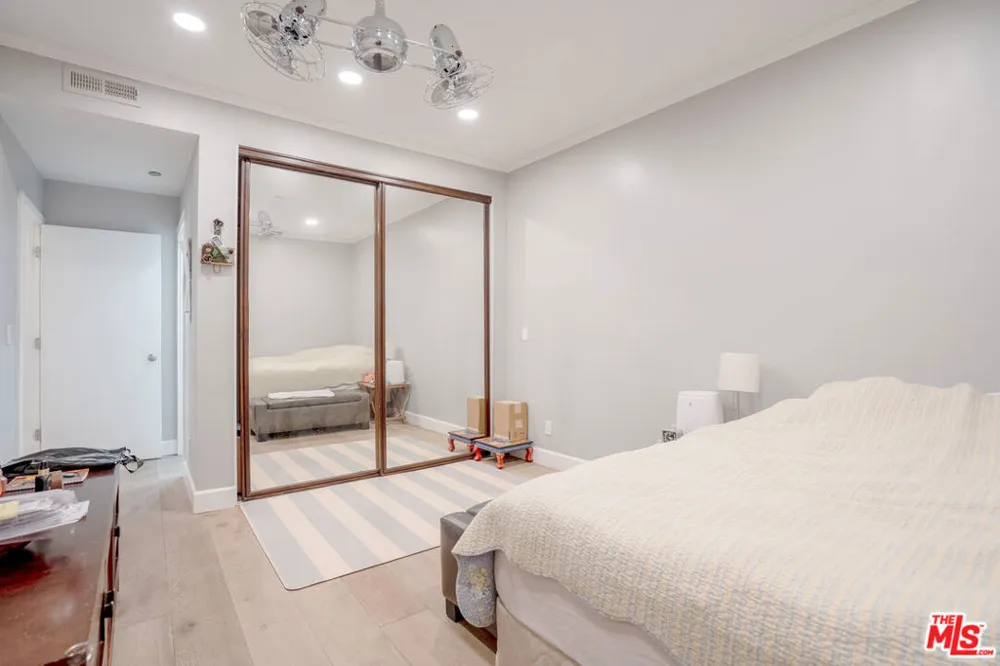 125 Gale Drive #205 Beverly Hills, CA 90211