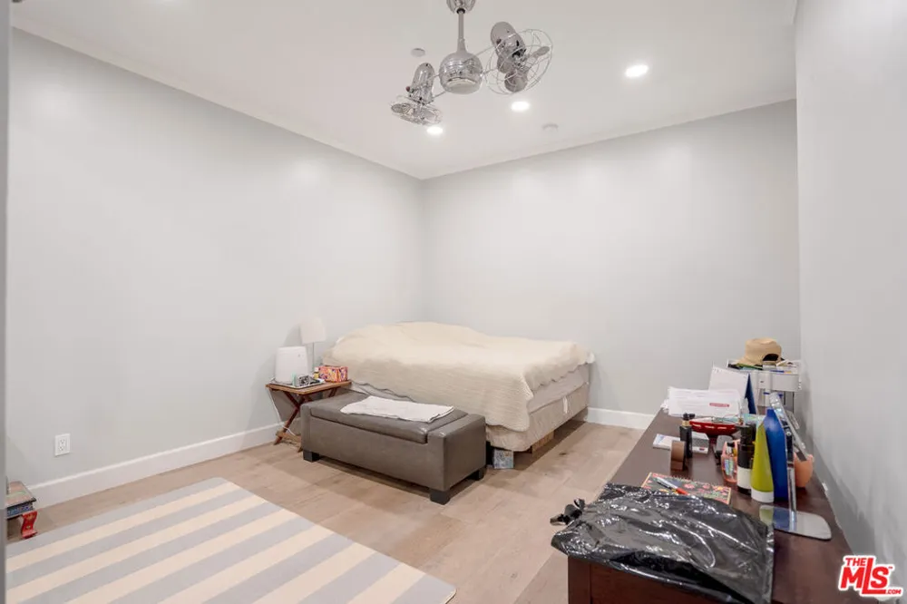 125 Gale Drive #205 Beverly Hills, CA 90211