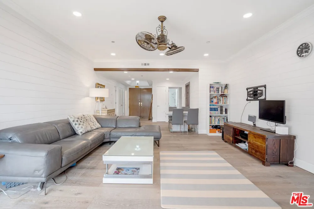 125 Gale Drive #205 Beverly Hills, CA 90211