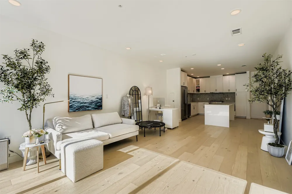 1600 S 1st Street #201 Austin, TX 78704