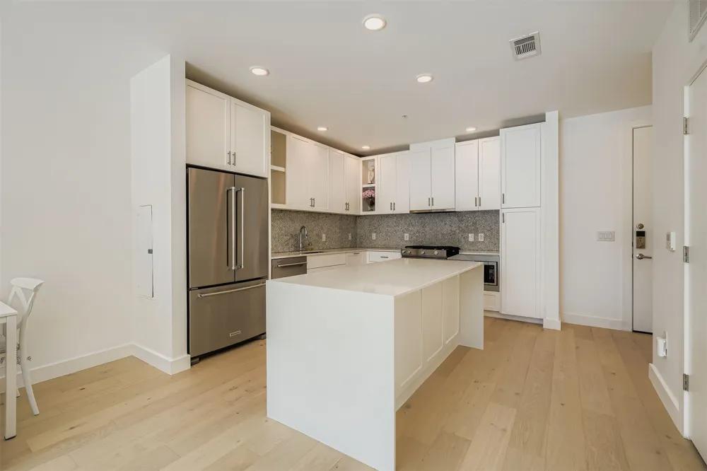 1600 S 1st Street #201 Austin, TX 78704
