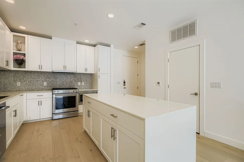 1600 S 1st Street #201 Austin, TX 78704