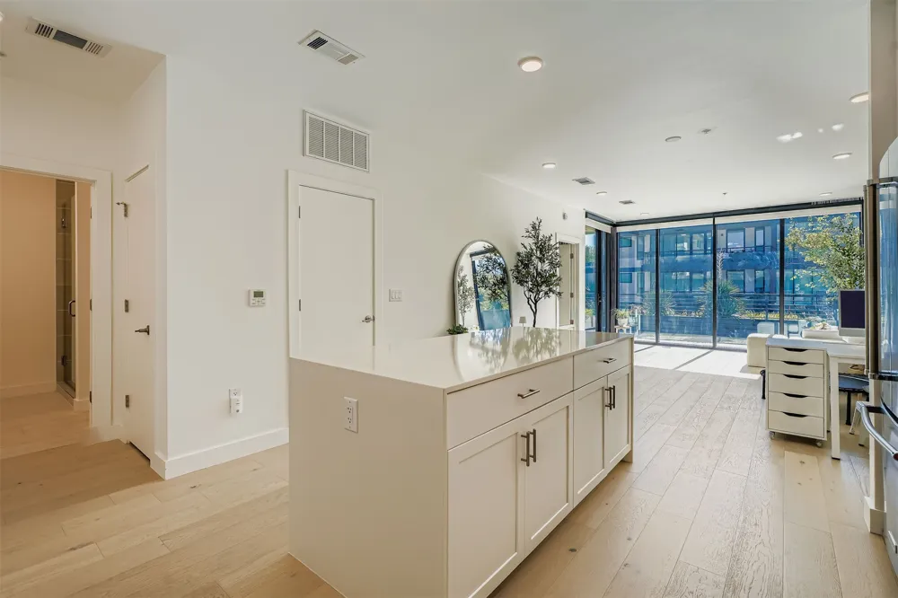 1600 S 1st Street #201 Austin, TX 78704