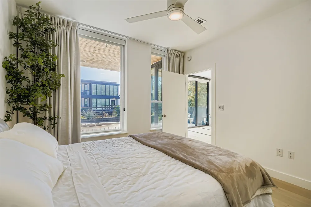 1600 S 1st Street #201 Austin, TX 78704