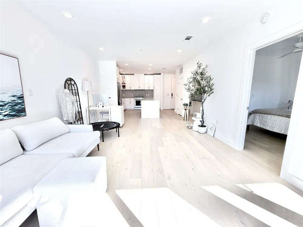 1600 S 1st Street #201 Austin, TX 78704