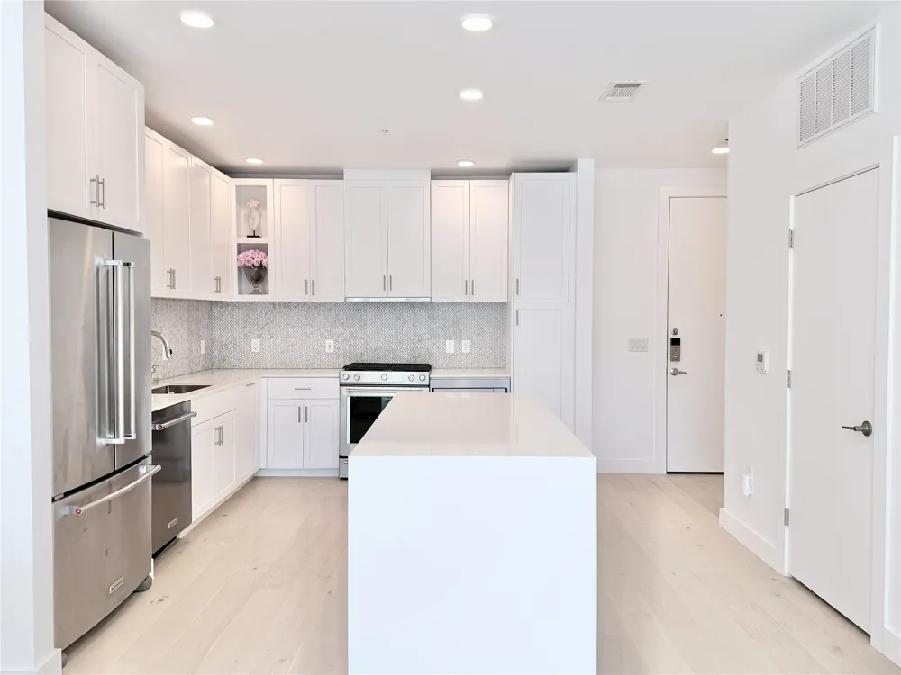 1600 S 1st Street #201 Austin, TX 78704