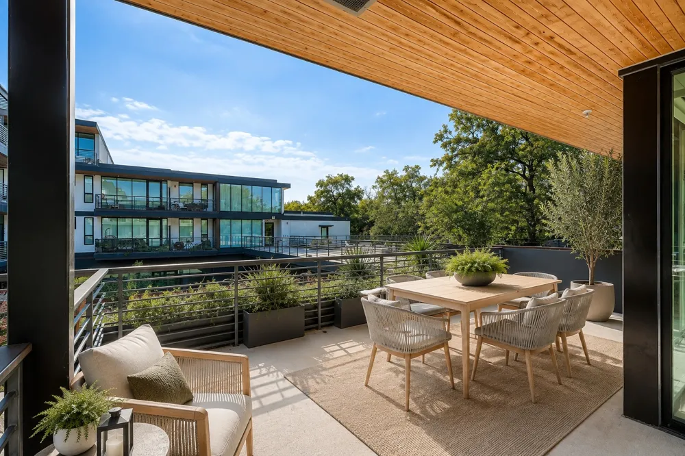 1600 S 1st Street #201 Austin, TX 78704