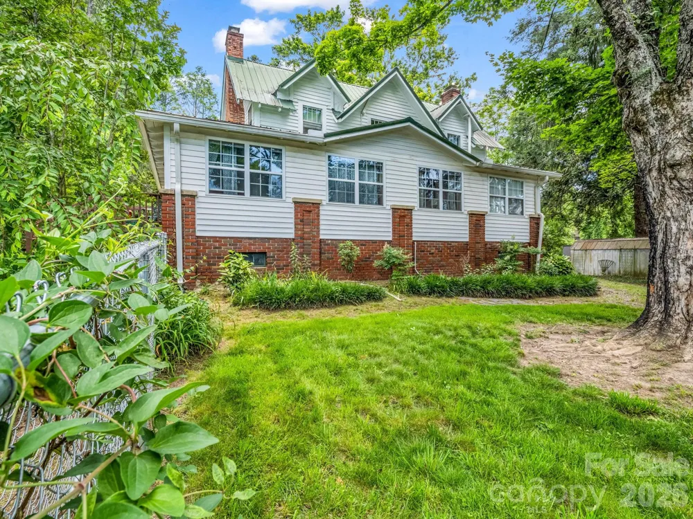 23 Sunset Drive Black Mountain, NC 28711