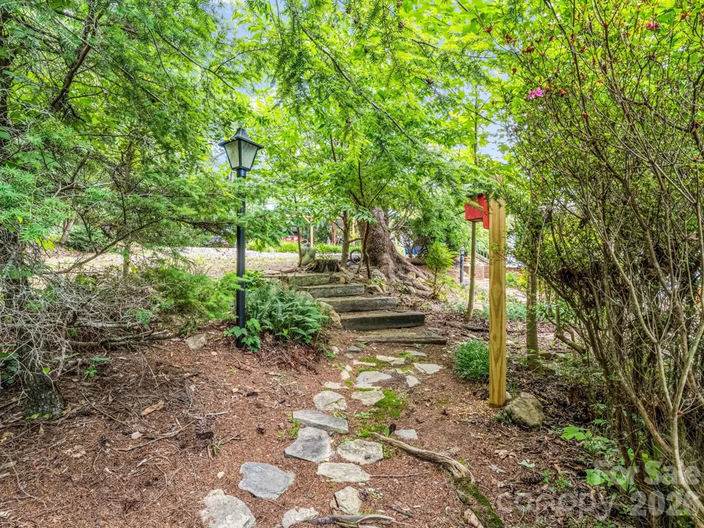 23 Sunset Drive Black Mountain, NC 28711