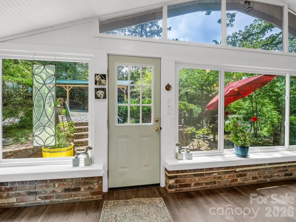 23 Sunset Drive Black Mountain, NC 28711