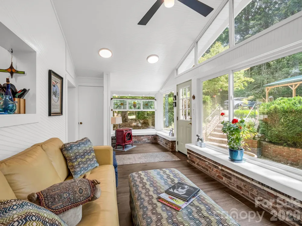 23 Sunset Drive Black Mountain, NC 28711