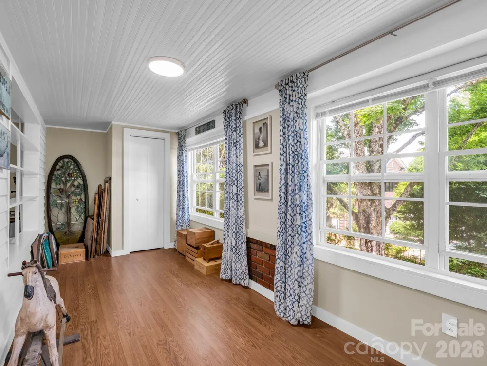 23 Sunset Drive Black Mountain, NC 28711