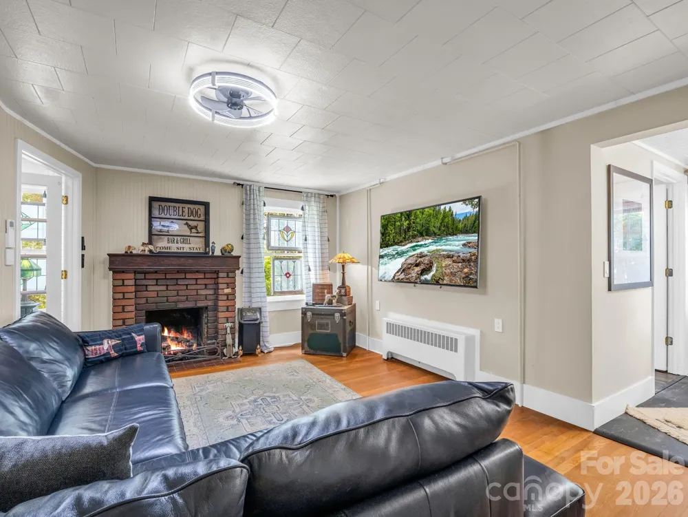 23 Sunset Drive Black Mountain, NC 28711