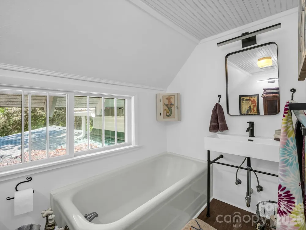 23 Sunset Drive Black Mountain, NC 28711