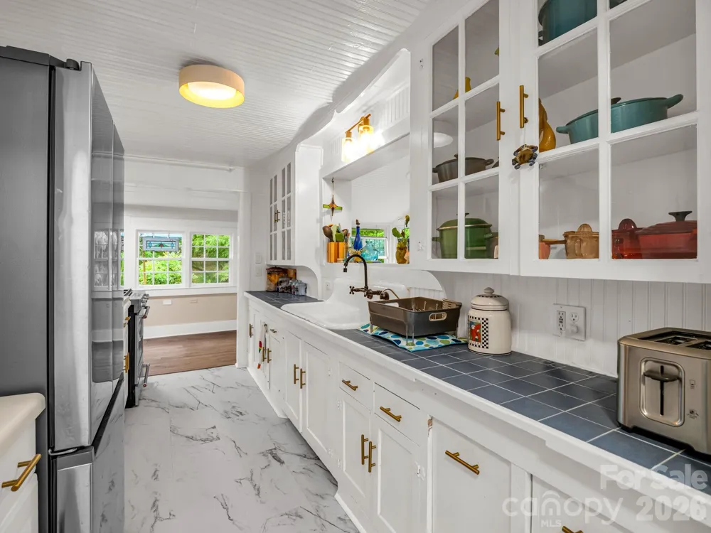 23 Sunset Drive Black Mountain, NC 28711
