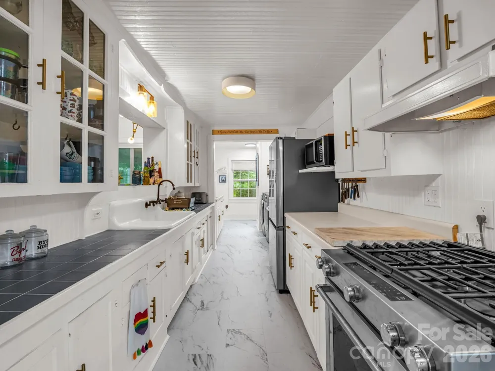 23 Sunset Drive Black Mountain, NC 28711