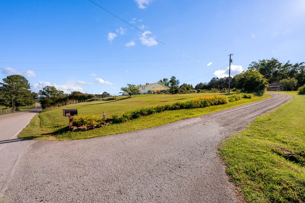 794 Halls Valley Road Trion, GA 30753