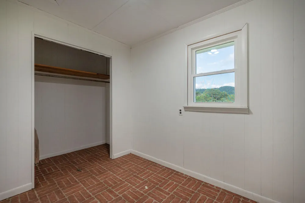 794 Halls Valley Road Trion, GA 30753