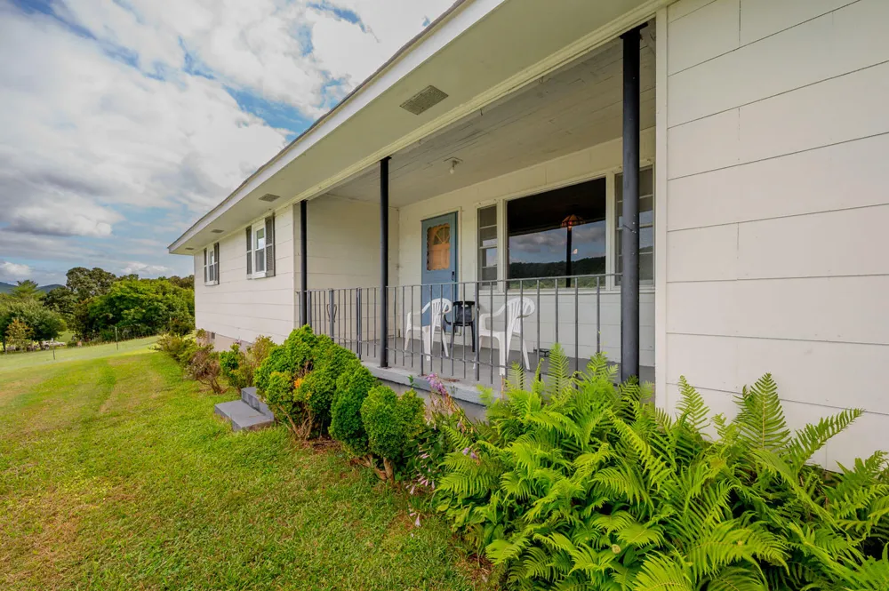 794 Halls Valley Road Trion, GA 30753