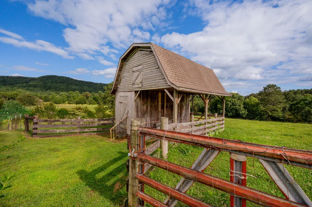 794 Halls Valley Road Trion, GA 30753