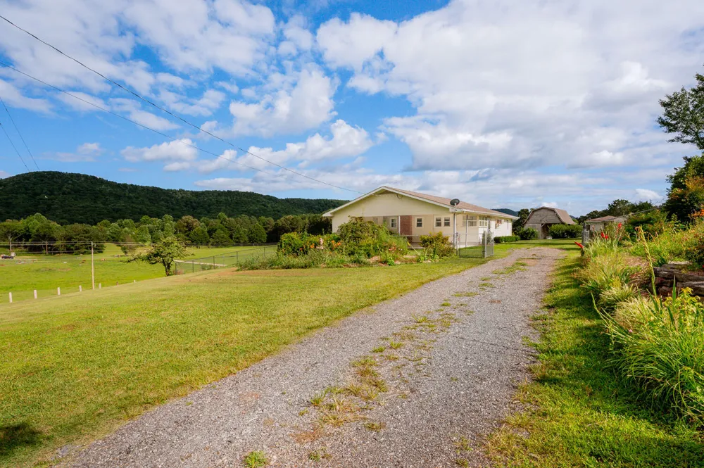 794 Halls Valley Road Trion, GA 30753