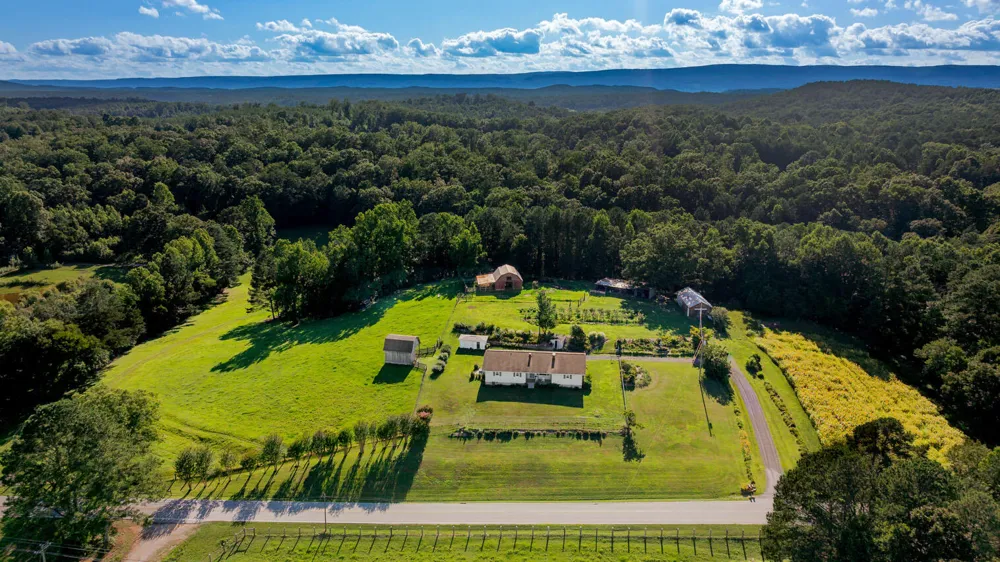 794 Halls Valley Road Trion, GA 30753