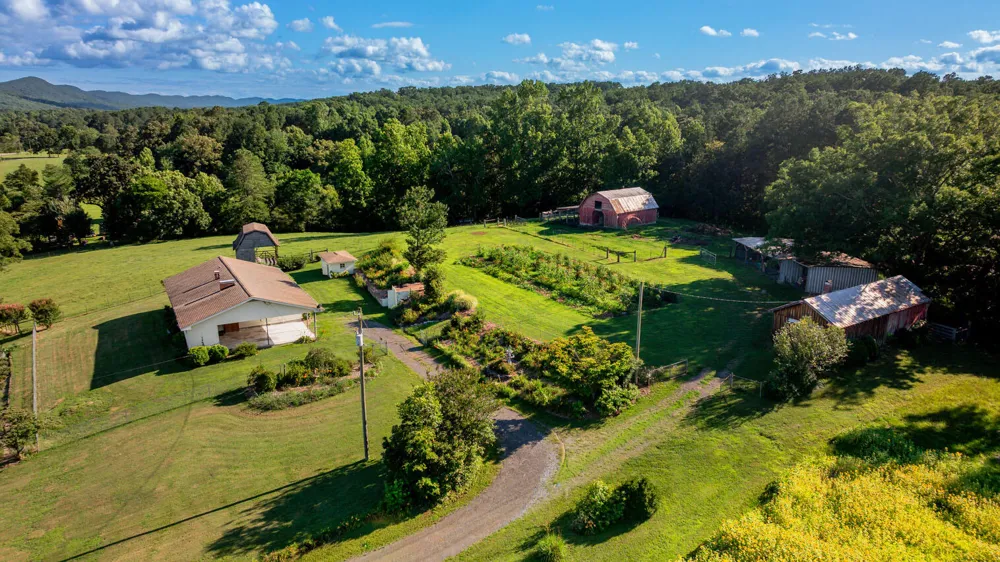 794 Halls Valley Road Trion, GA 30753