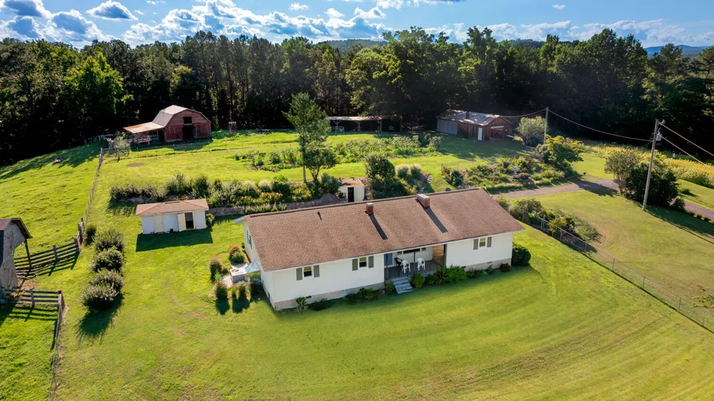 794 Halls Valley Road Trion, GA 30753
