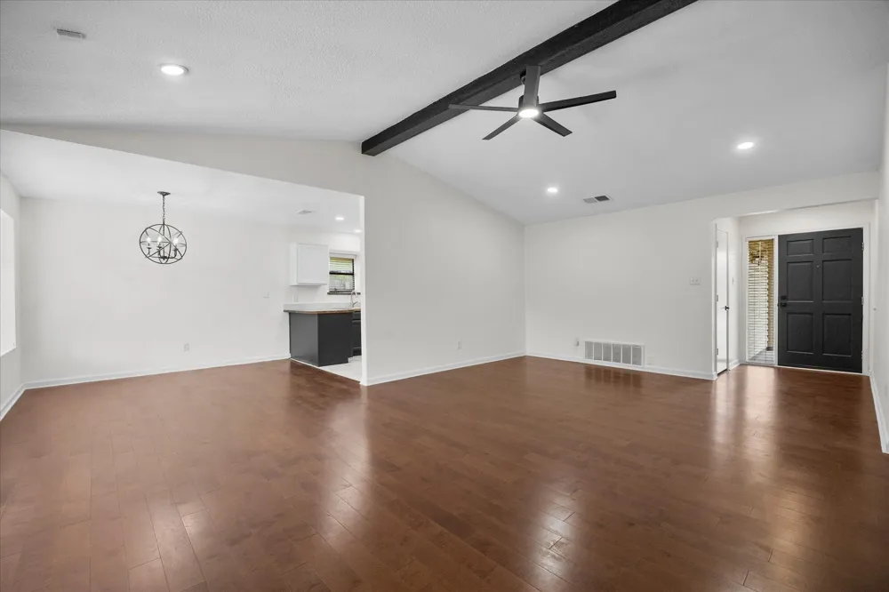 6403 Minuteman Lane Arlington, TX 76002